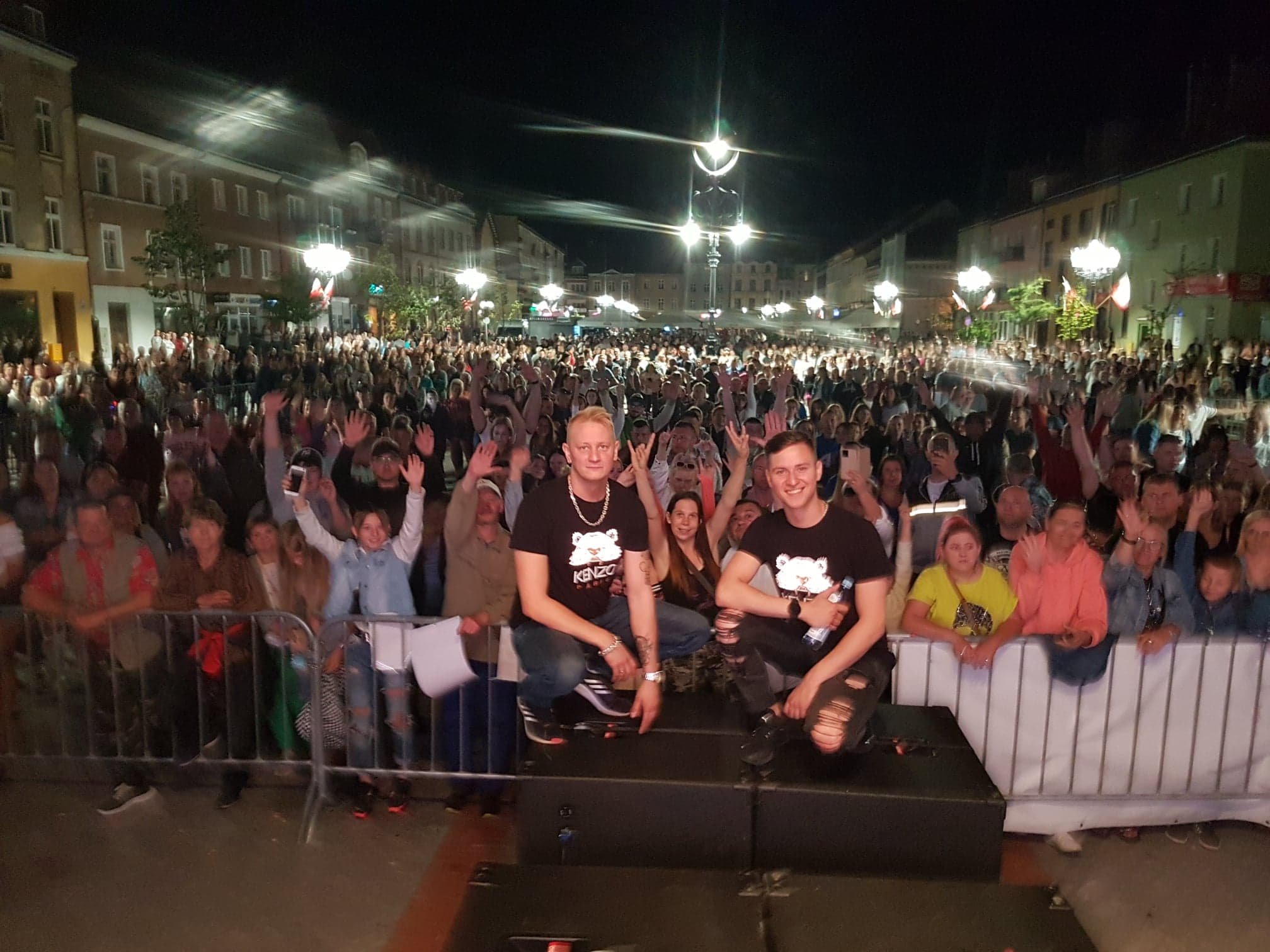 Zespół Never z publicznością na koncercie